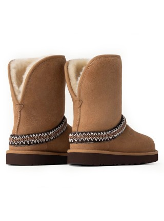 UGG Classic Short Crescent Chestnut